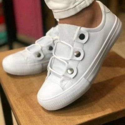 Sneakers de piel de moda