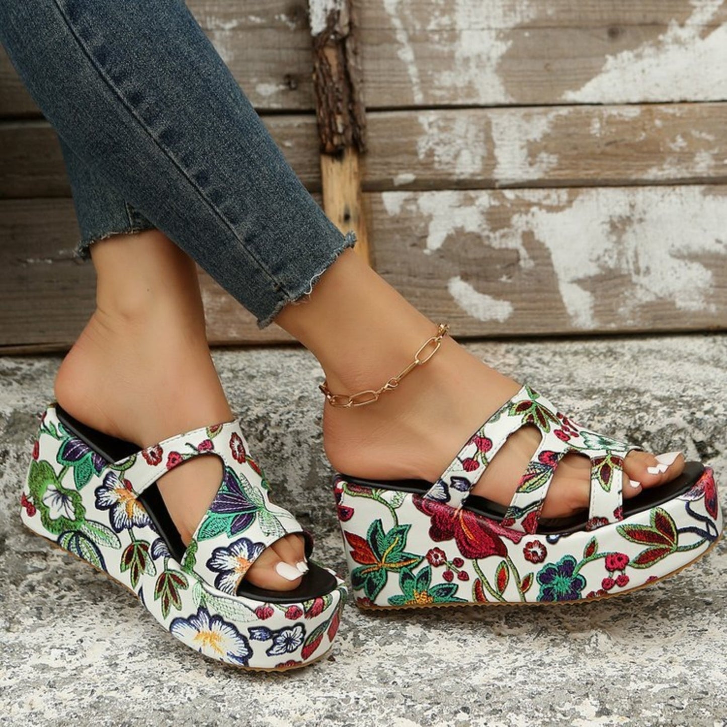 Sandalias florales cutout