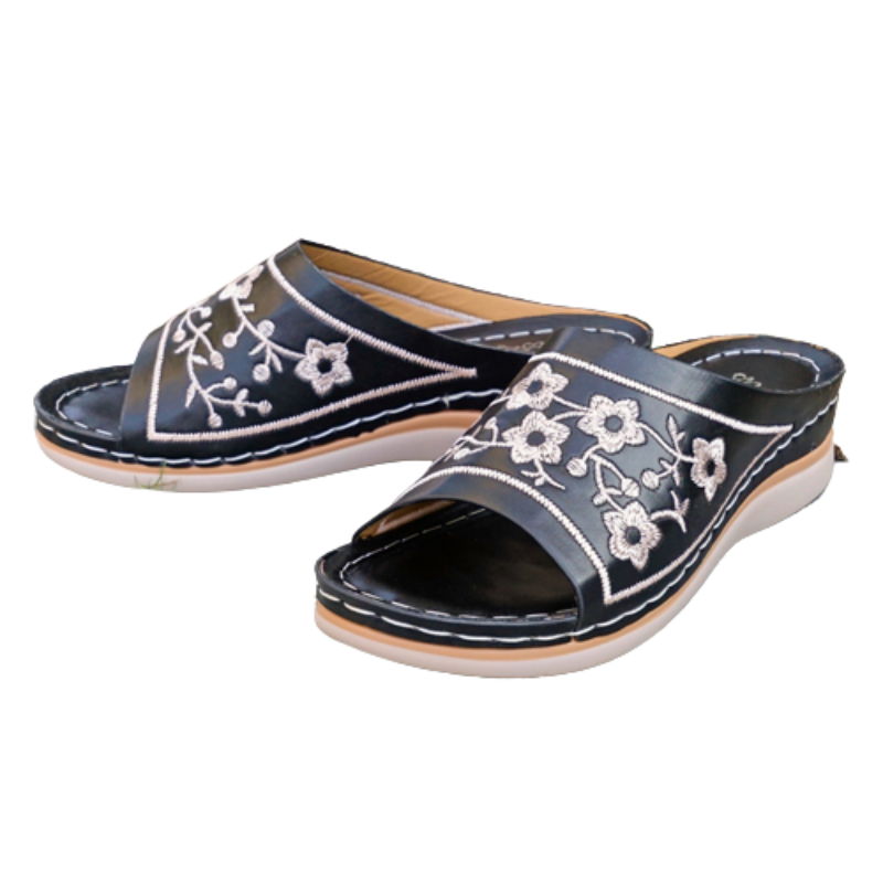 Sandalias con bordado floral