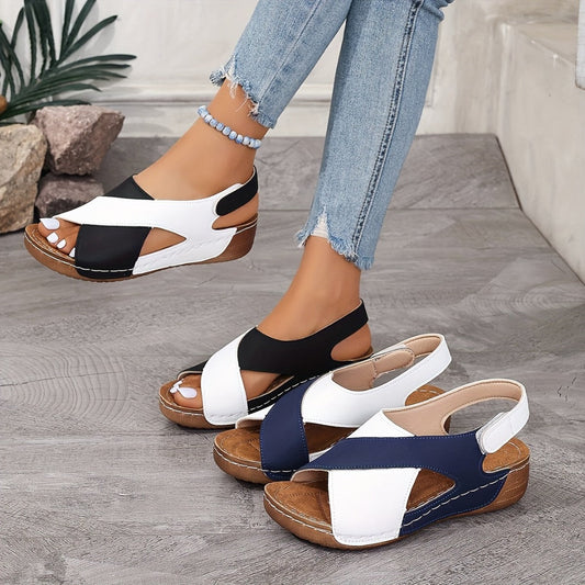 Sandalias bicolor con tiras cruzadas