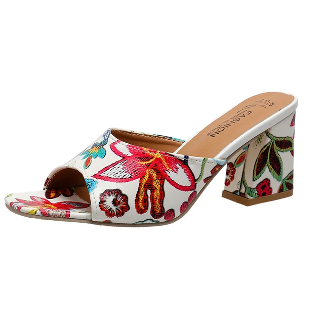 Sandalias de estilo floral zapatos de tacón grueso