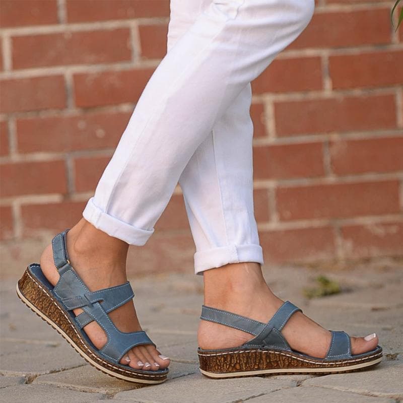 Sandalias casual de moda con tacón bajo