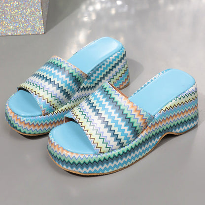 Sandalias de cuña con estampado de ondas de colores