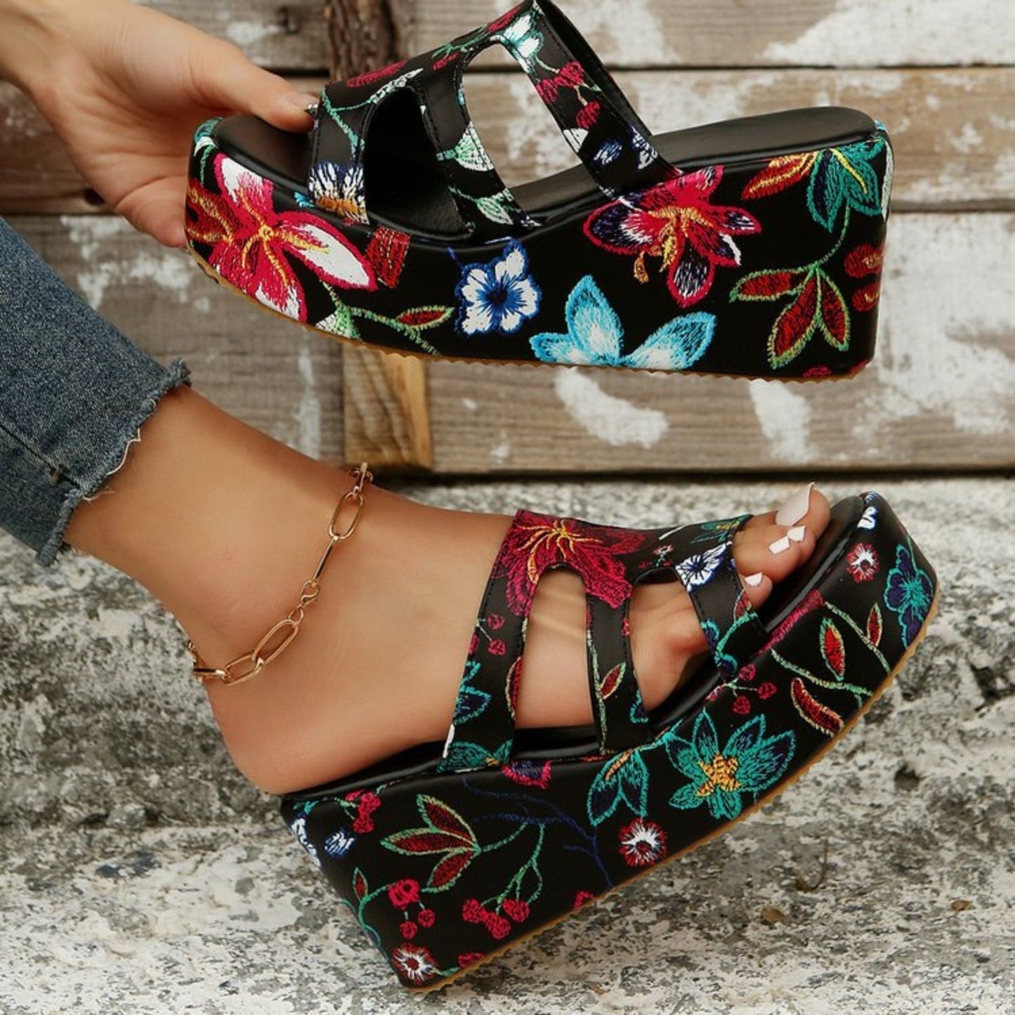 Sandalias florales cutout