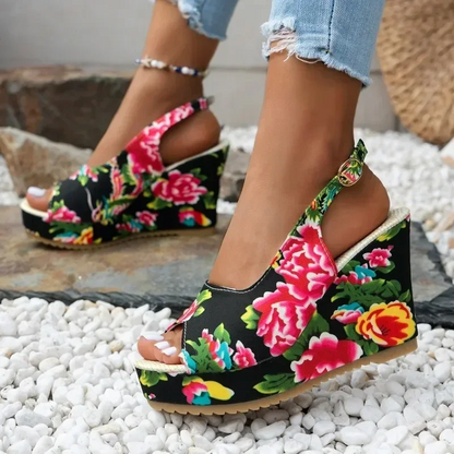 Sandalias de tacón de cuña con estampado floral