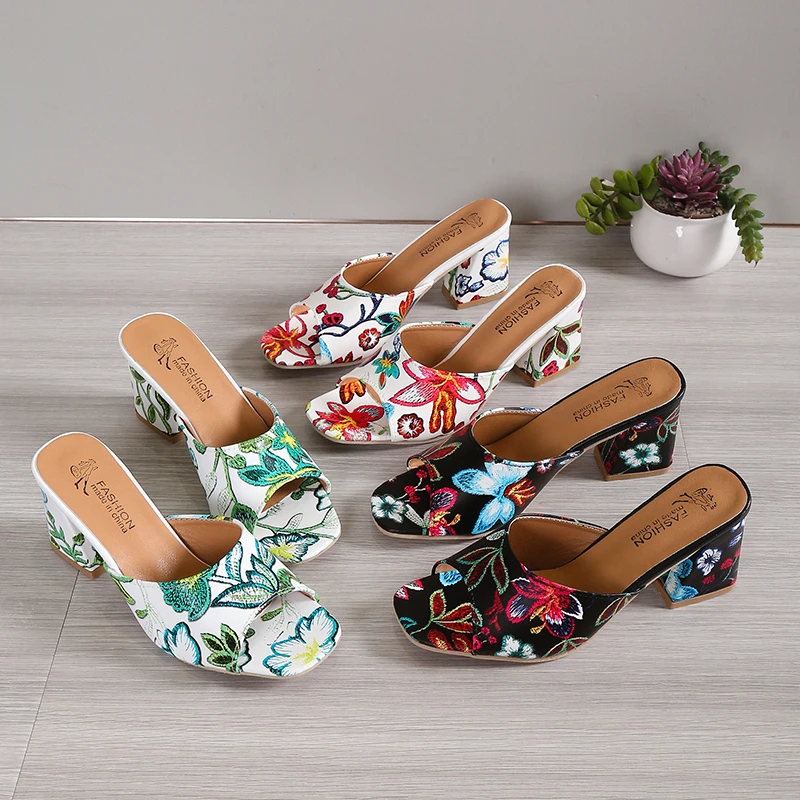 Sandalias de estilo floral zapatos de tacón grueso