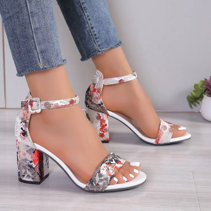 Sandalias de tacón alto con estampado de flores de colores