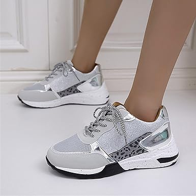 Zapatillas con cordones para mujer