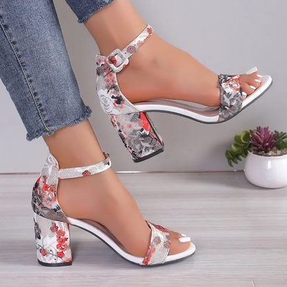 Sandalias de tacón alto con estampado de flores de colores