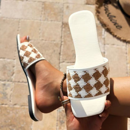 Sandalias estampadas a la moda