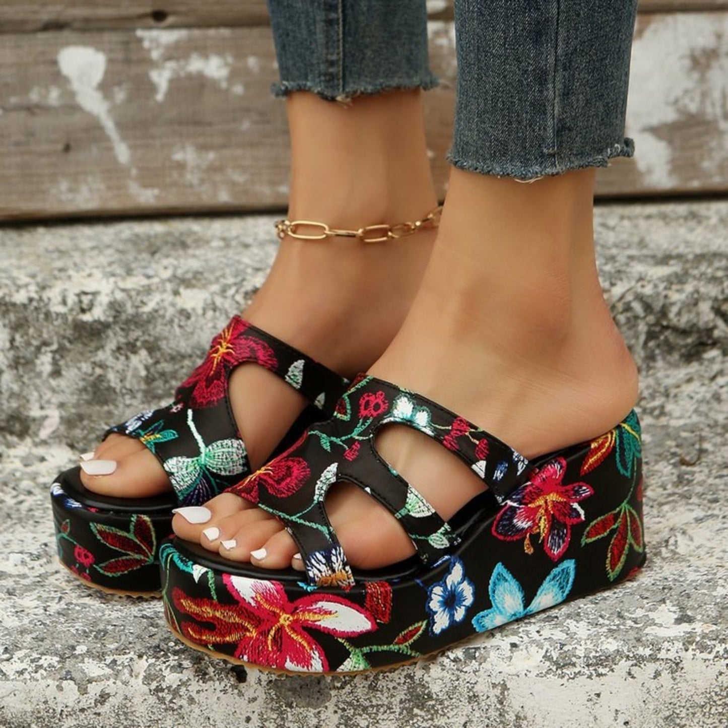 Sandalias florales cutout