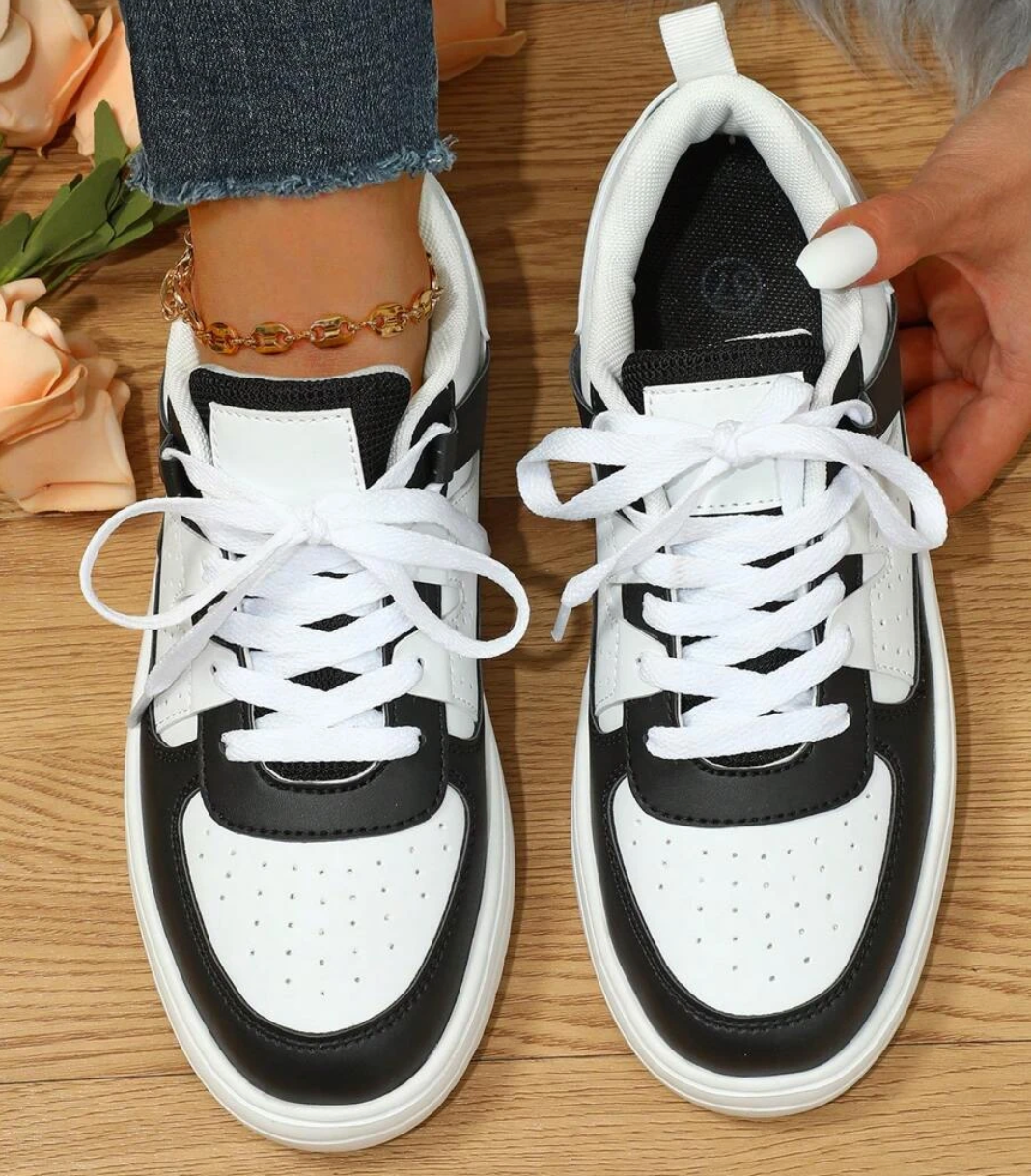 Womens Contrast Color Flat Sneakers