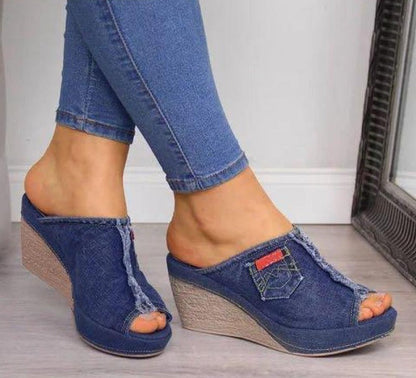 Sandalias de cuña de moda en verano