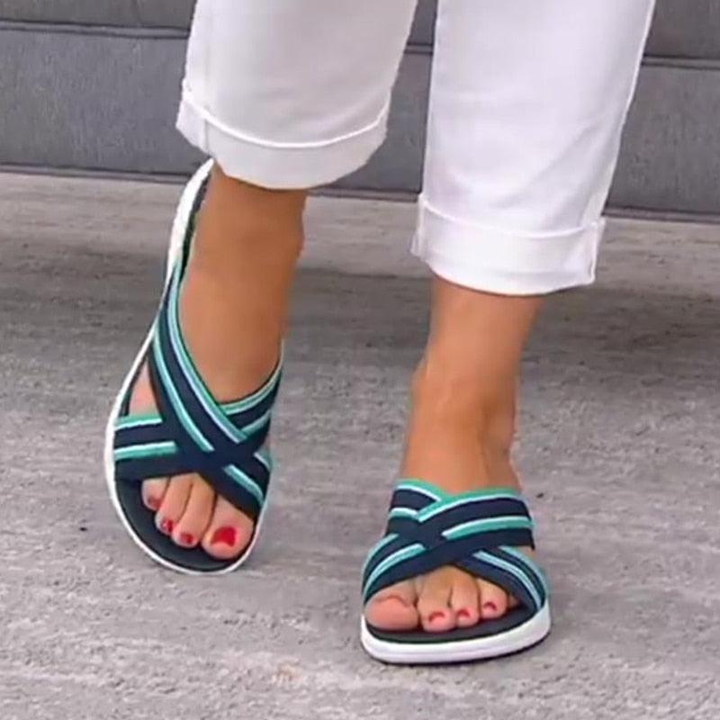 Sandalias de verano con tiras cruzadas