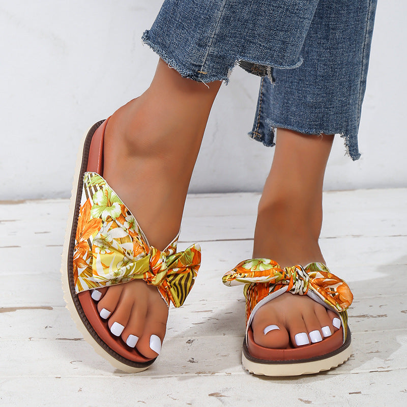 Sandalias con estampado floral para mujer