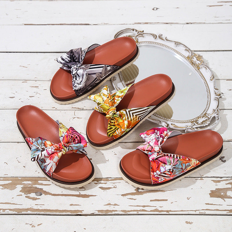 Sandalias con estampado floral para mujer