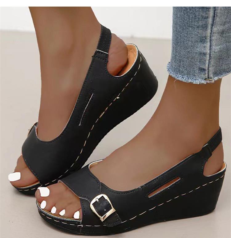 Sandalias casual y clásicas con tacón bajo de cuña