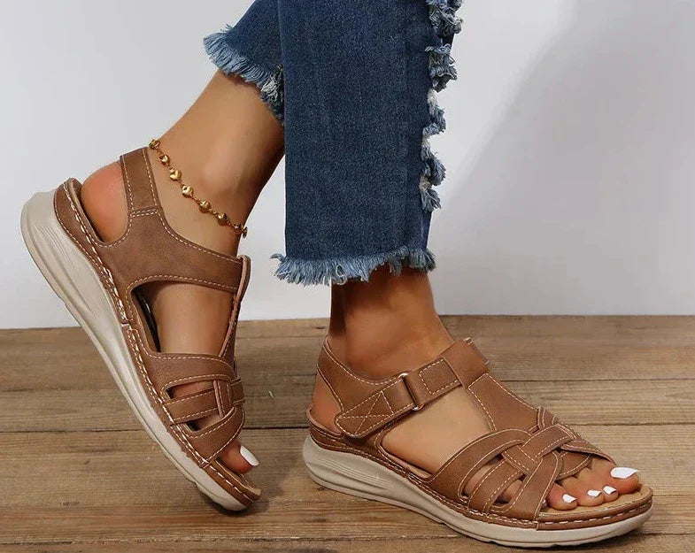 Sandalias de cuña retro