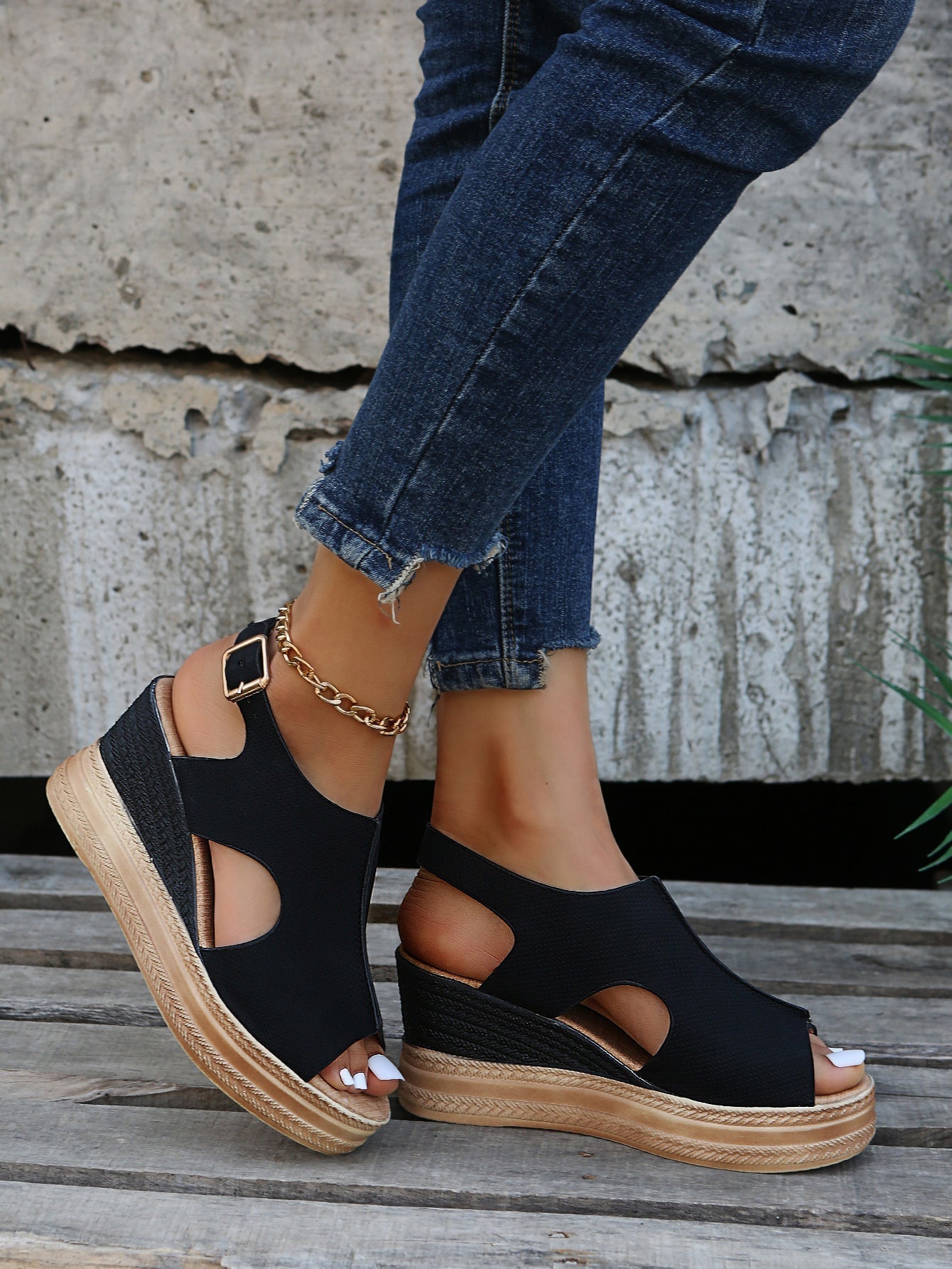 Sandalias casual con tacón de cuña