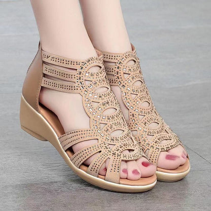 Sandalias gladiadoras de tacón bajo con cuña