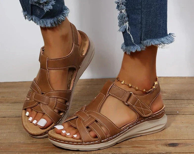 Sandalias de cuña retro