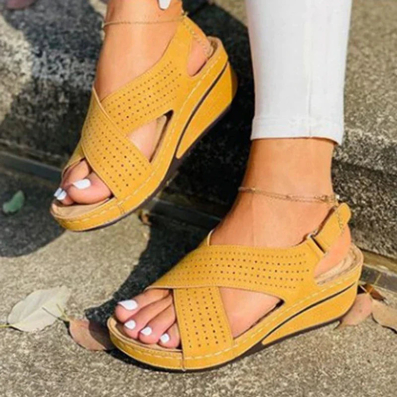 Sandalias de cuña con plataforma