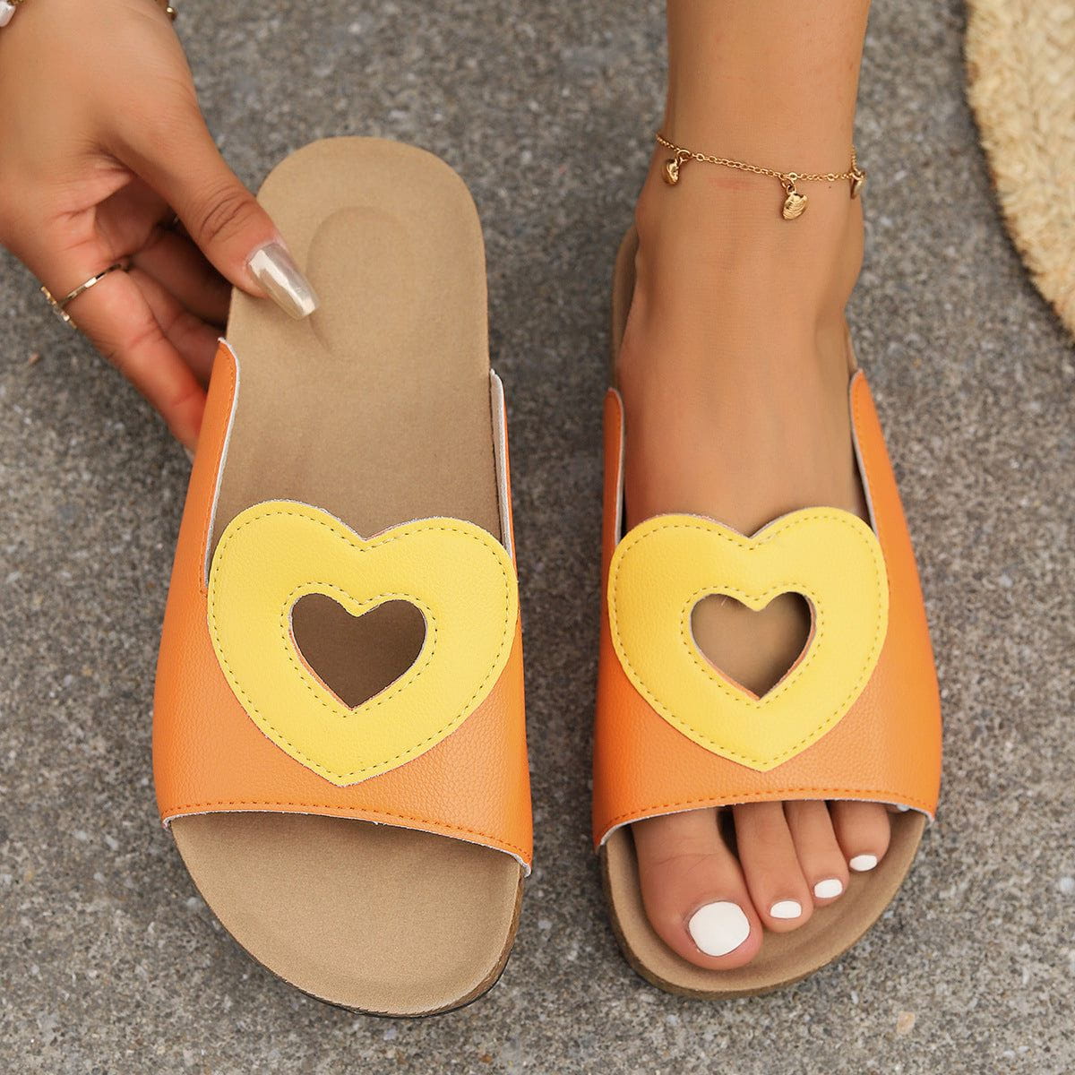 Sandalias de mujer con diseño de corazón hueco