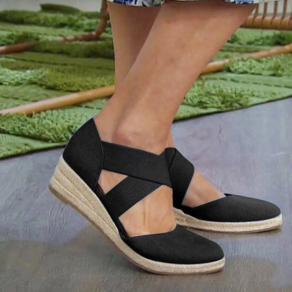 Sandalias clásicas de moda con puntera cerrada