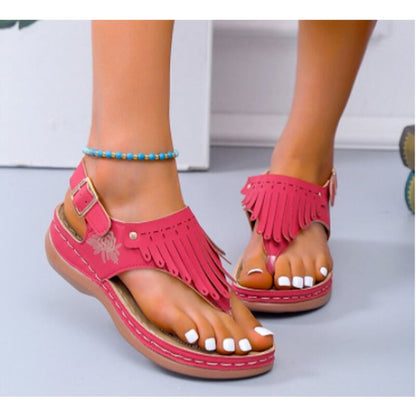 Sandalias de moda con flecos