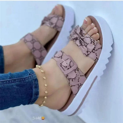 Elegante con sandalias de tacón