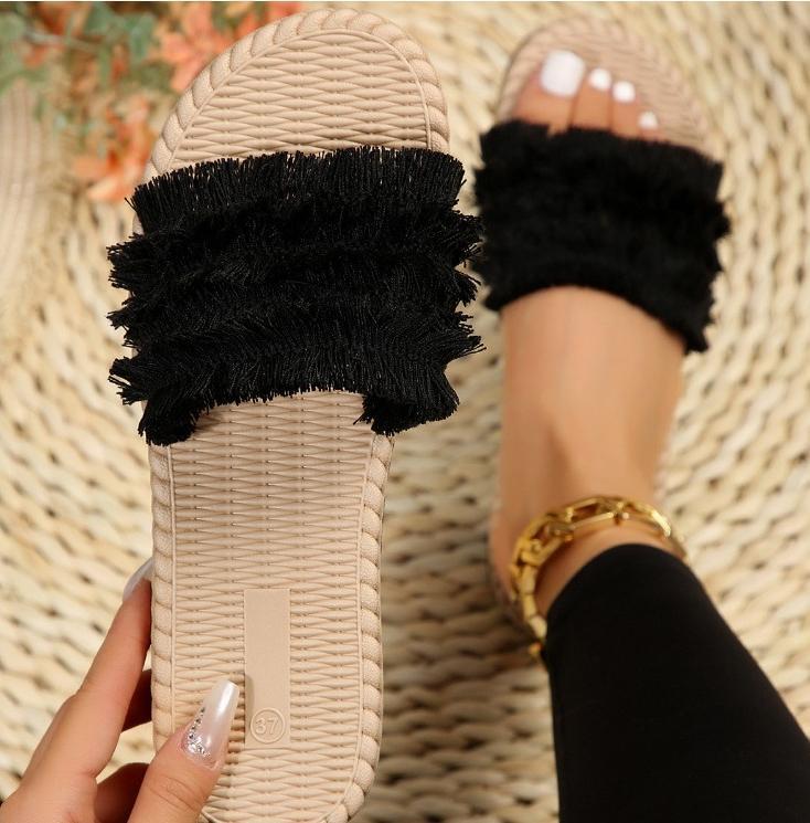 Sandalias glamurosas y ligeras